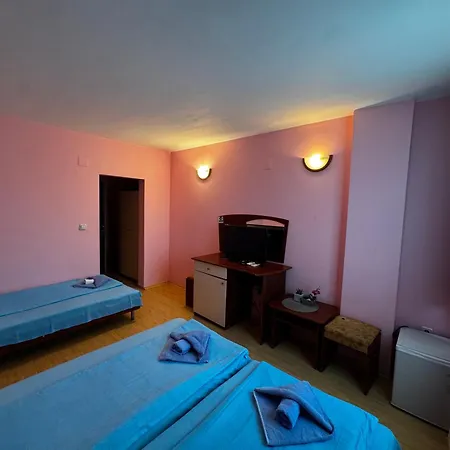 Bar & Guests Ela Hotell *